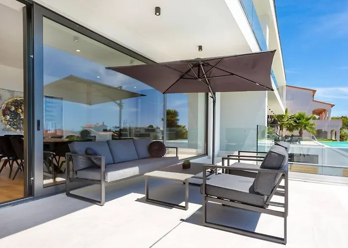 Luxury Dali - 42 M2 Infinity Pool & Wellness