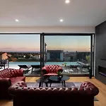 Вилла Luxury Dali - 42 M2 Infinity Pool & Wellness