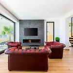 Вилла Luxury Dali - 42 M2 Infinity Pool & Wellness