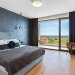 Вилла Luxury Dali - 42 M2 Infinity Pool & Wellness