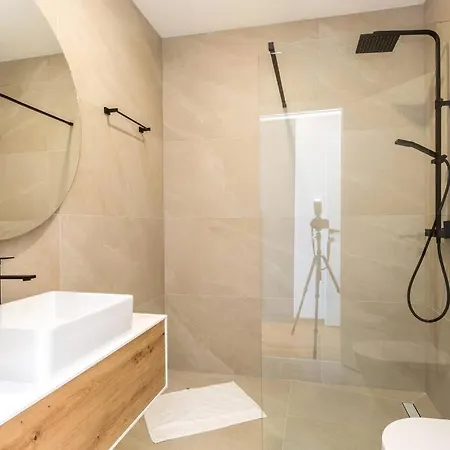 Вилла Luxury Dali - 42 M2 Infinity Pool & Wellness Медулин