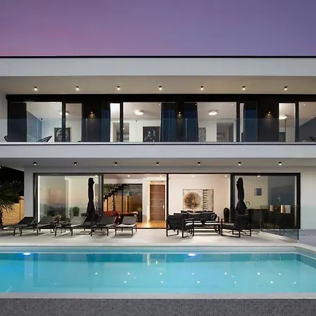 Вилла Luxury Dali - 42 M2 Infinity Pool & Wellness