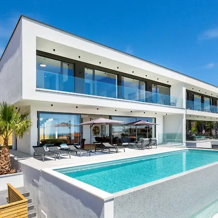 Luxury Dali - 42 M2 Infinity Pool & Wellness Вилла Медулин