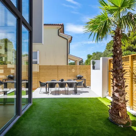 Вилла Luxury Dali - 42 M2 Infinity Pool & Wellness